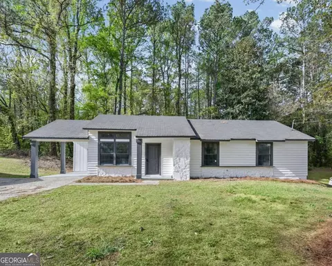 7823 Chase Woods Dr, Jonesboro, GA 30236