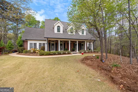 Exterior - 102 Canterbury Dr, Lagrange, GA 30241 photo 5 of 12