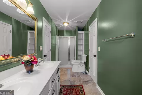 Bath - 102 Canterbury Dr, Lagrange, GA 30241 photo 7 of 10