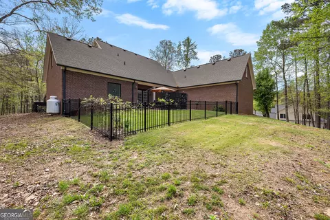 Exterior - 102 Canterbury Dr, Lagrange, GA 30241 photo 11 of 12