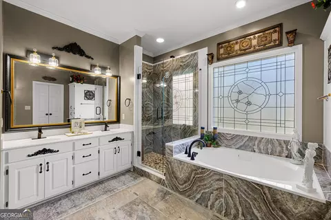 Bath - 102 Canterbury Dr, Lagrange, GA 30241 photo 2 of 10