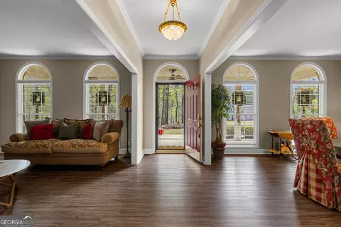 Entry Way - 102 Canterbury Dr, Lagrange, GA 30241 photo 2 of 8