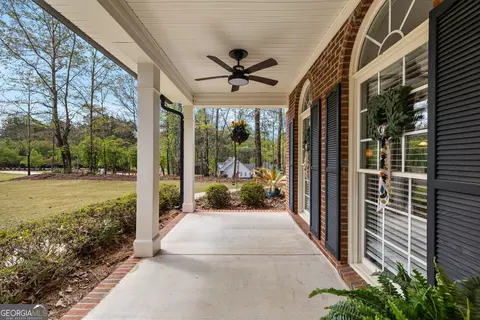 Exterior - 102 Canterbury Dr, Lagrange, GA 30241 photo 3 of 12