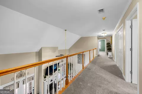 Entry Way - 102 Canterbury Dr, Lagrange, GA 30241 photo 6 of 8