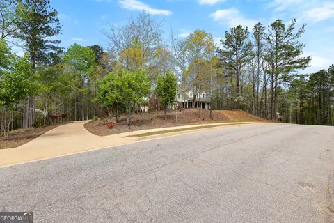Exterior - 102 Canterbury Dr, Lagrange, GA 30241 photo 8 of 12