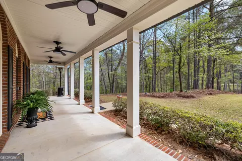 Exterior - 102 Canterbury Dr, Lagrange, GA 30241 photo 4 of 12