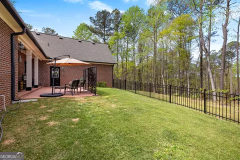 Exterior - 102 Canterbury Dr, Lagrange, GA 30241 photo 10 of 12
