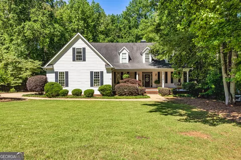 305 S Shore Dr, Newnan, GA 30263