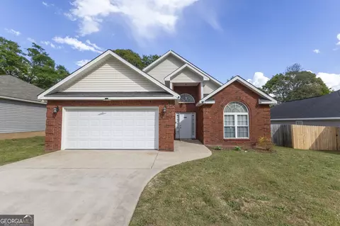 304 Laurel Woods Dr, Warner Robins, GA 31088