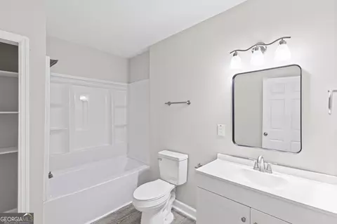 Bath - 2974 Shelby Dr, Augusta, GA 30906 photo 3 of 3