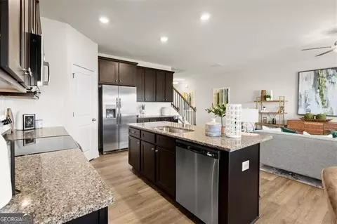 Kitchen - 897 Pensive Run, Dacula, GA 30019 photo 1 of 2