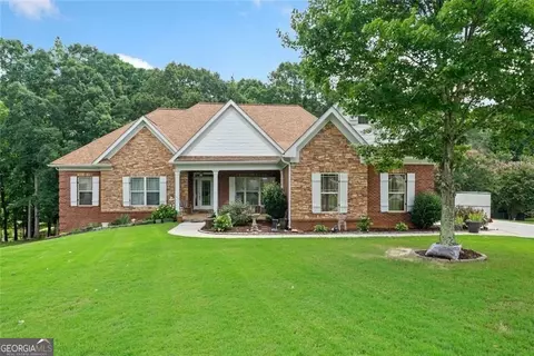 2200 Spruce Lake Dr, Dacula, GA 30019