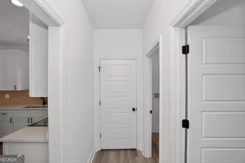 Entry Way - 1229 Chappel Mill Rd, Jackson, GA 30233 photo 5 of 8
