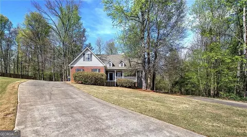 10 Carriage Ln NW, Cartersville, GA 30120