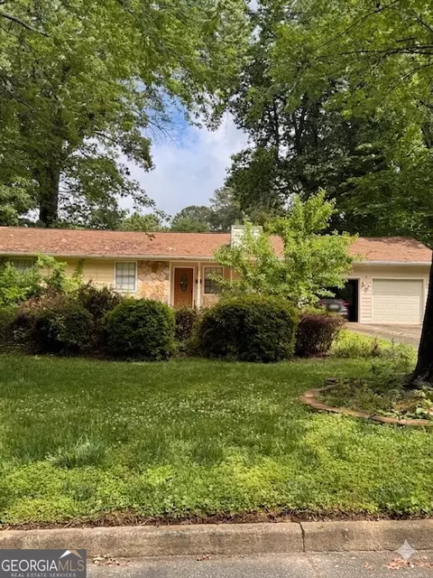 5003 Abbey Ln, Lilburn, GA 30047