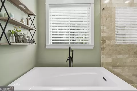 Bath - 151 Kyndal Ln, Forsyth, GA 31029 photo 2 of 11