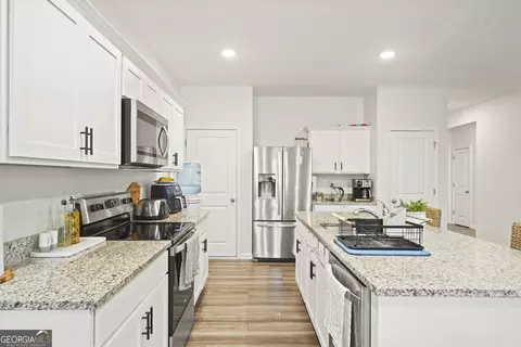 Kitchen - 59 Ingle Dr, Monroe, GA 30655 photo 3 of 4