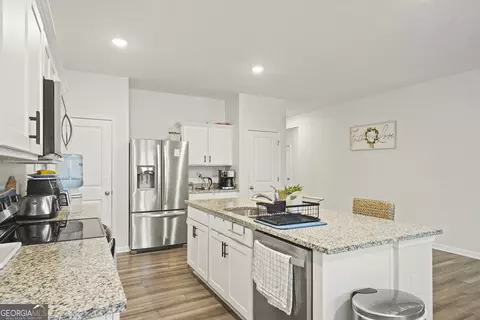 Kitchen - 59 Ingle Dr, Monroe, GA 30655 photo 4 of 4