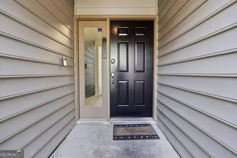 507 Garden Ct, Atlanta, GA 30328