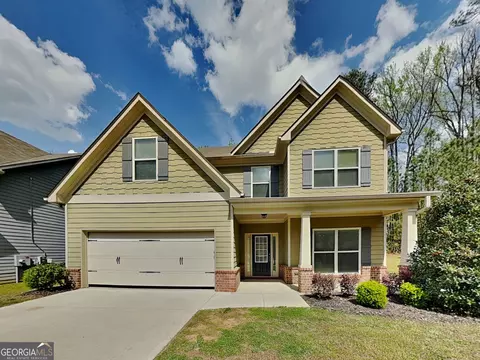453 Cherry Creek Dr, Loganville, GA 30052