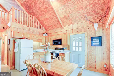 Kitchen - 1000 N State Line Rd, Lagrange, GA 30240 photo 2 of 6