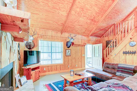 Living - 1000 N State Line Rd, Lagrange, GA 30240 photo 4 of 6
