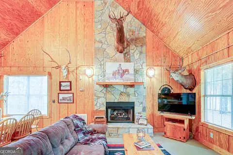 Living - 1000 N State Line Rd, Lagrange, GA 30240 photo 5 of 6