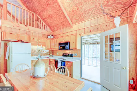 Kitchen - 1000 N State Line Rd, Lagrange, GA 30240 photo 6 of 6