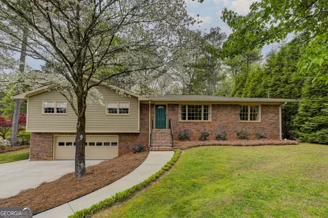 2945 Wendy Ln, Marietta, GA 30062