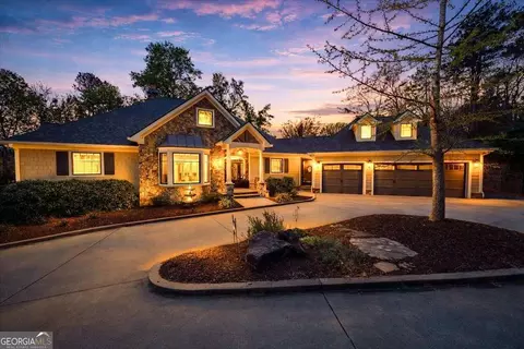 4833 Propes Dr, Oakwood, GA 30566