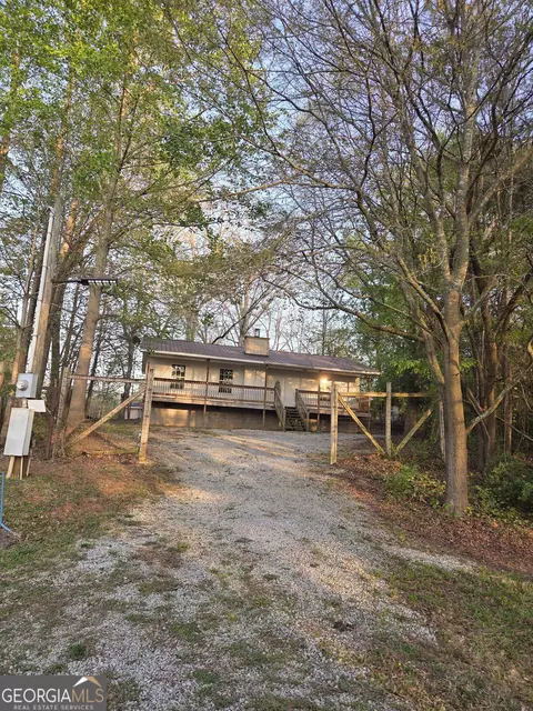 460 Gumlog Dr, Lavonia, GA 30553