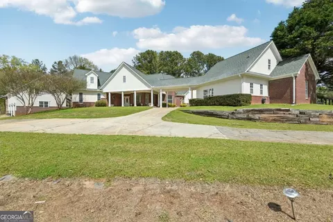 228 Indian Creek Rd, Locust Grove, GA 30248