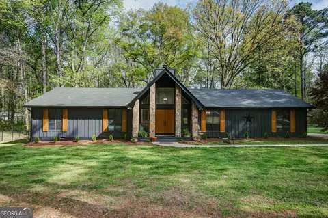 1188 Raymond Hill Rd, Newnan, GA 30265