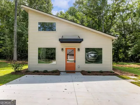 8083 Beachwood Dr, Murrayville, GA 30564