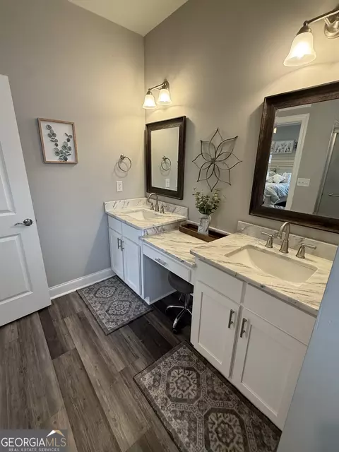 Bath - 1036 Field St, Dudley, GA 31022 photo 2 of 5