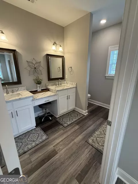 Bath - 1036 Field St, Dudley, GA 31022 photo 3 of 5