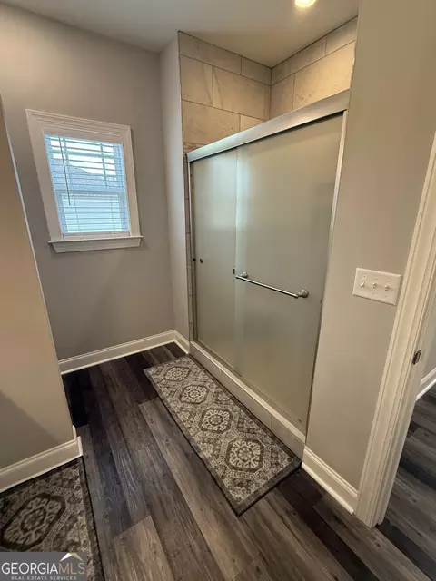 Bath - 1036 Field St, Dudley, GA 31022 photo 4 of 5