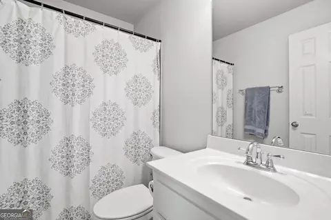 Bath - 3038 Willowstone Dr, Duluth, GA 30096 photo 2 of 7