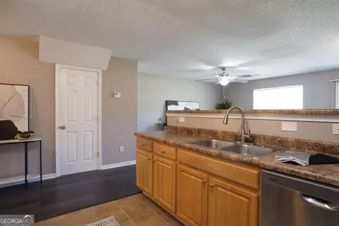 5338 Creekview Ln, Morrow, GA 30260 photo 14
