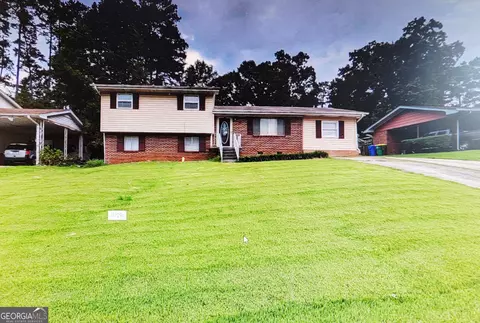 6052 Pinecreek Rd, Forest Park, GA 30297