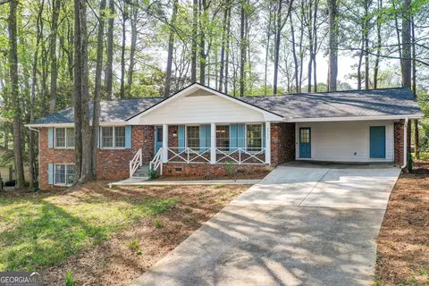 3553 Sandy Woods Ln, Stone Mountain, GA 30083