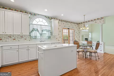 Kitchen - 5002 Riverthur Ct, Peachtree Corners, GA 30096 photo 3 of 5