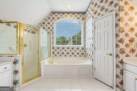 Bath - 5002 Riverthur Ct, Peachtree Corners, GA 30096 photo 1 of 1