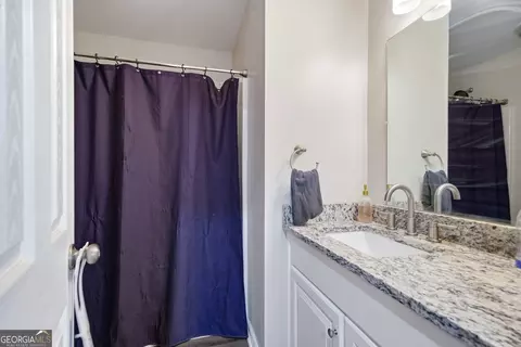 Bath - 3510 Sequoia Pl, Gainesville, GA 30506 photo 2 of 2