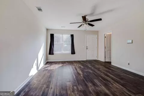 Living - 101 Rebel Estates Dr, Springfield, GA 31329 photo 3 of 3