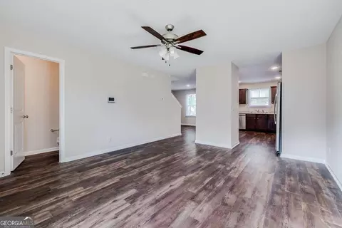 Living - 101 Rebel Estates Dr, Springfield, GA 31329 photo 2 of 3