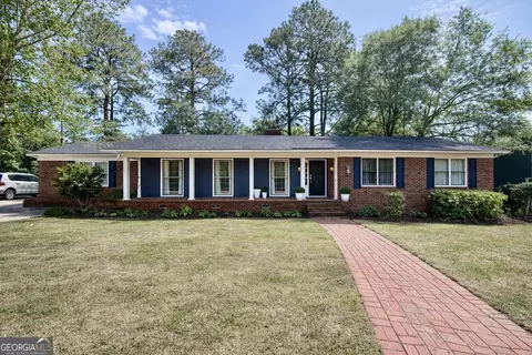 221 S College St, Metter, GA 30439