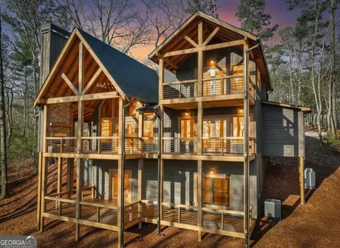 142 Red Oak Trl, Ellijay, GA 30540