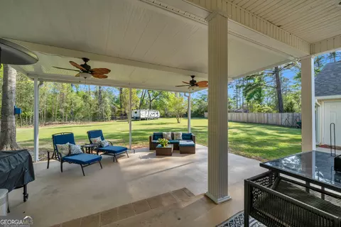 Exterior - 208 Hedge Row, Dublin, GA 31021 photo 6 of 9