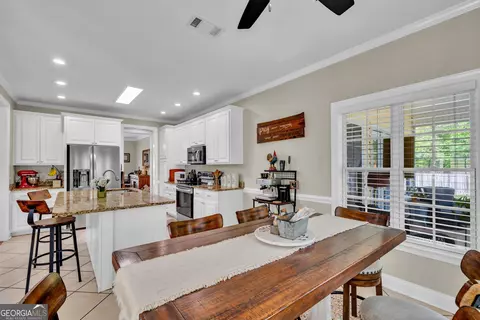 Kitchen - 208 Hedge Row, Dublin, GA 31021 photo 3 of 6